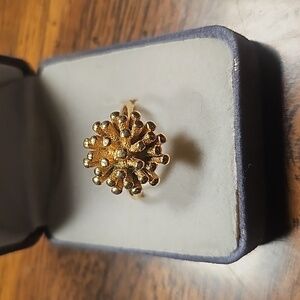 Women's Vintage  Avon Ring 💍